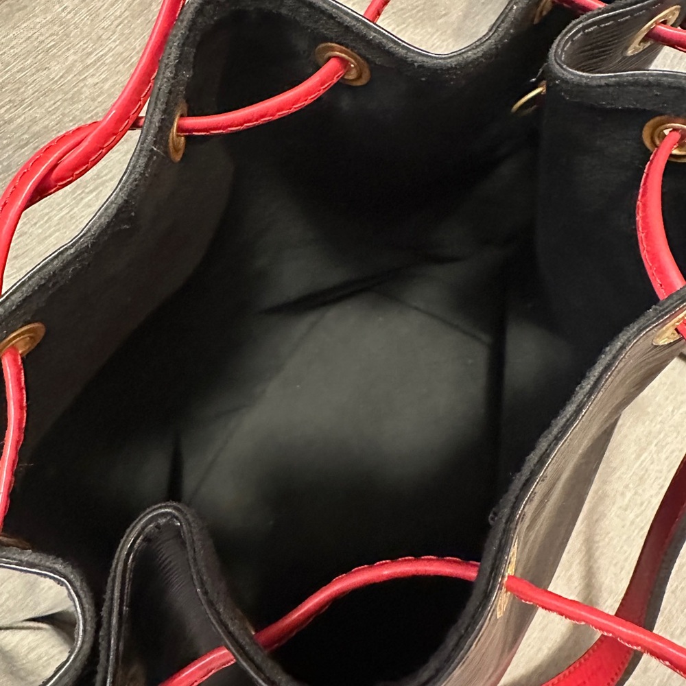 Louis Vuitton Black and Red Epi Leather Noé Bucket Bag - Picture 6 of 9